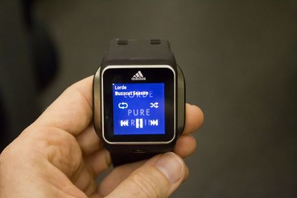 Огляд спортивних розумних годин adidas smart run gps