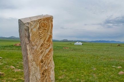 Deer Stones - Atracții antice în stepele mongole