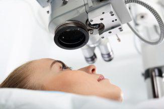 Operarea pe ochi cu un laser, lasik, frk, coagulare, așa cum se face pe retină, corectarea vederii,