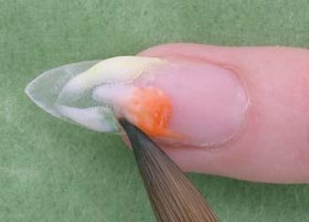 помаранчеві нігті