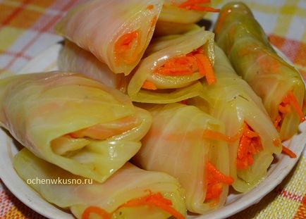 Mâncăruri de legume cu mâncăruri turnate în rădăcini coreeană (gustări umplute cu gustări), gătiți delicios și acasă