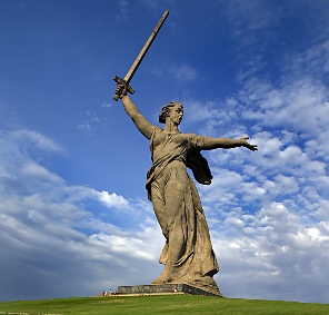 Monumentul Patriei pledează la Volgograd pe Dealul Mamayev