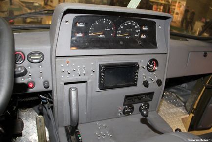 UAZ panel kezével