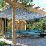 Pergola napellenzők szép design egy vidéki házban, vagy villa a fotó