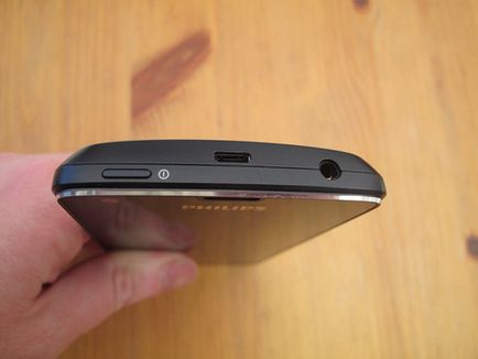 Philips xenium w8510 - o prezentare simplă a unui smartphone de călătorie cu o baterie capabilă