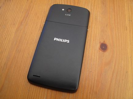 Philips xenium w8510 - o prezentare simplă a unui smartphone de călătorie cu o baterie capabilă