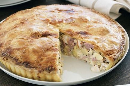 Pite csirke burgonyával - egy egyszerű és könnyű recept