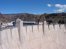 Barajul Hoover este