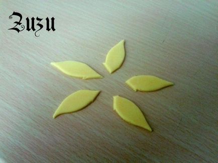 Napraforgó a cukor öntött díszíteni a torta 3d (napraforgó) Napraforgó cukorból öntött díszíteni a tortát 3d