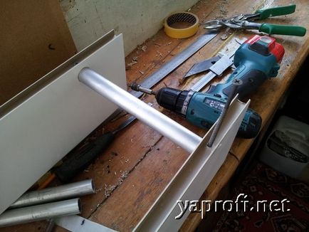 Rafturi din pvc în baie, DIY pe