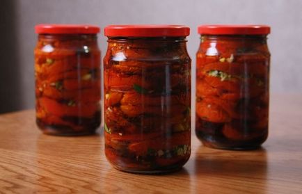 Tomate cu busuioc conservate pentru iarnă, dacă este posibil să se pună pentru castraveți ce să adăugați la rețetă