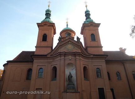 Praga cum să ajungeți pe jos sau cu funicularul