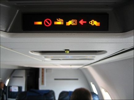 Reguli de comportament în avion