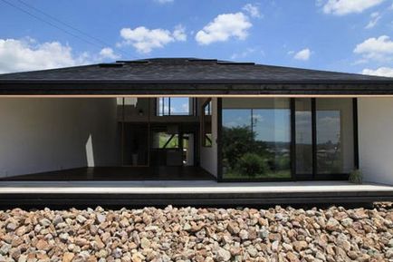 Projektek modern egyszintes és kétszintes házak stílusában minimalista