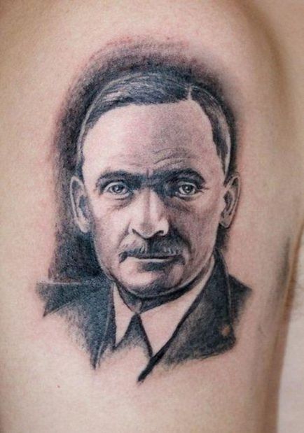 Profesie - artist tatuator (8 poze)