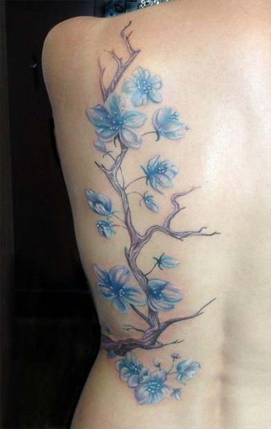 Profesie - artist de tatuaj bine, a venit să facă o floare
