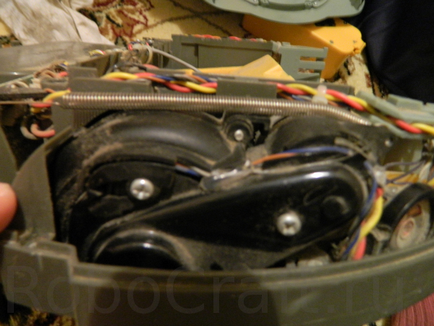 Dezasamblam aspiratorul robot irobot roomba sage 4110 (multe fotografii)