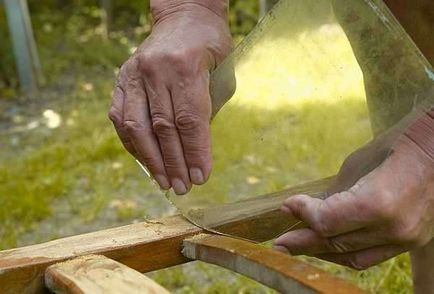 Restaurarea mobilierului prin recuperarea lemnului, lustruire, furnir