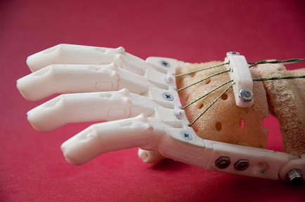 Руските протезни пръсти с помощта на 3D-печат, не