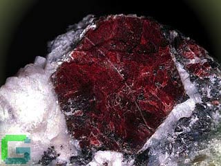 Рубін - один з найблагородніших мінералів