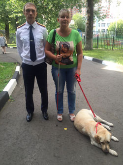 Anchetatorii au urmărit câine ghidat furat - ziarul rus