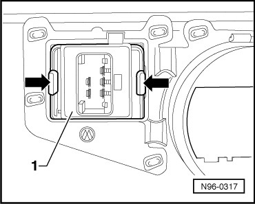 Демонтаж и монтаж на торпедо Volkswagen Polo седан