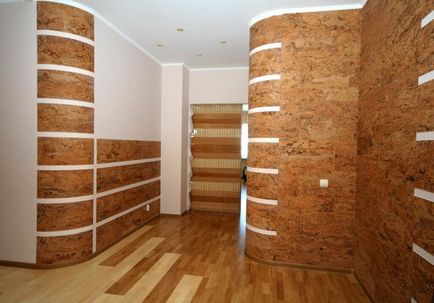 Pereți în holul de selecție de tapet, materiale (fotografie)