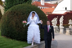 Nunta în grădinile palatului