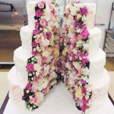 Весільний торт з квітами в розрізі на замовлення - більше 20 ідей!