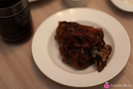 Ciorchine de porc coapte în manșon - o casă de panda