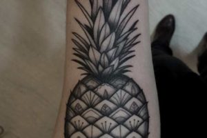 Татуювання з ананасом значення, сенс, готові роботи - 33 фото, Юрец молодець
