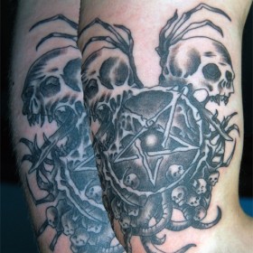 Tatuaj cu pentagrame