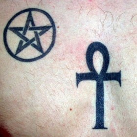 Tatuaj cu pentagrame