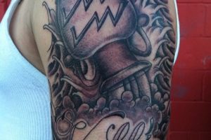 Vízöntő tattoo kép - konstelláció a férfi és női tetoválás Yurets szívében tölgy (vízöntő) Photo Aquarius tetoválás - a konstelláció a férfi és női tetoválás Yurets szívében tölgy