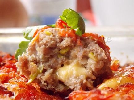 Meatballs în cuptor cu brânză