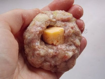 Meatballs în cuptor cu brânză