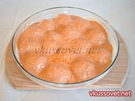 Meatballs în sos de roșii cu brânză, rețetă pas cu pas cu fotografie