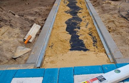 Montarea de pavele pe tehnologia nisipului, descrierea procesului