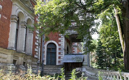 Manor Bykov - Church of the Vladimir Icon