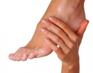 Забій мізинця на нозі що робити причини і симптоми травми, як проводити лікування