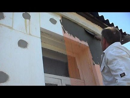 Încălzirea casei de țară în exterior și în interior cu lână, plastic spumant