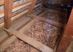 Izolarea termică a podelei cu argilă