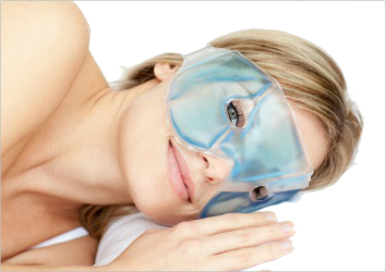 Грижа пореста дома на кожата на лицето - пореста кожа предизвиква лицето лечение грим грижа