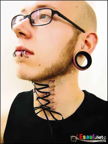 Horror de piercing (fotografie)