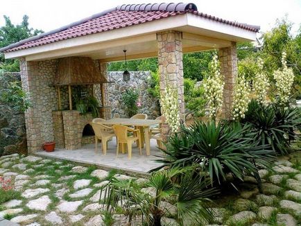 Veranda barbecue a ház fotó (fotók) Veranda barbecue a ház Photo