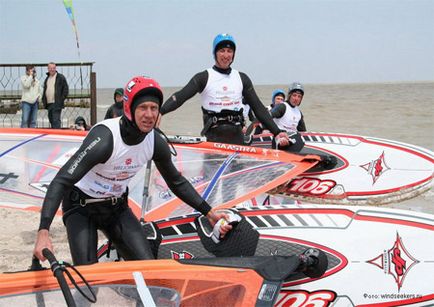 Alegem un costum de windsurf pentru windsurfing (windsurfing, barci, caiace, canoe)