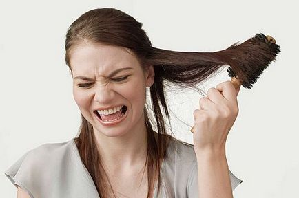 Випадання волосся на нервовому грунті і як з цим боротися