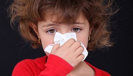 Un nas intern curge la copii și adulți cauze, simptome, tratament