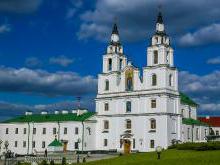 Templul-cetatea descrierii povestii despre povestea bisericii Mikhaylovskaya din satul Dukes