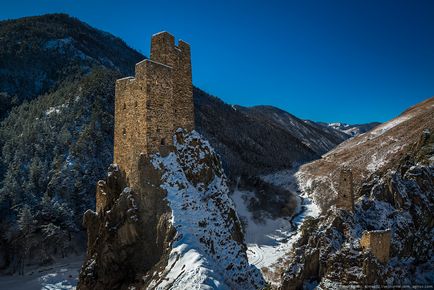 Misterele turnurilor medievale, bloggerul aniase pe site-ul 13 aprilie 2015, o bârfă